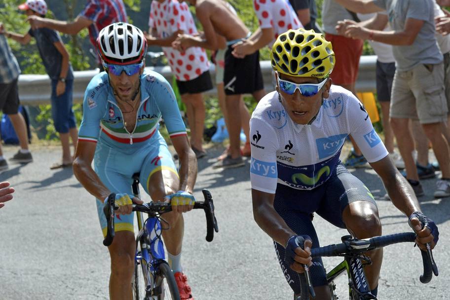 Nibali tiene dietro al Colombiano per una parte dell&#39;ascesa. Reuters